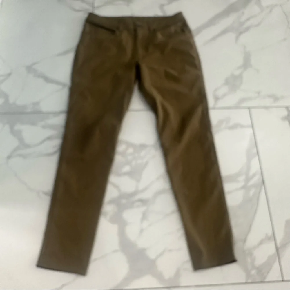 Lululemon ABC Pants Men Sz 32 Brown Slim 5 Pocket Utilitech Chino Stretch Casual